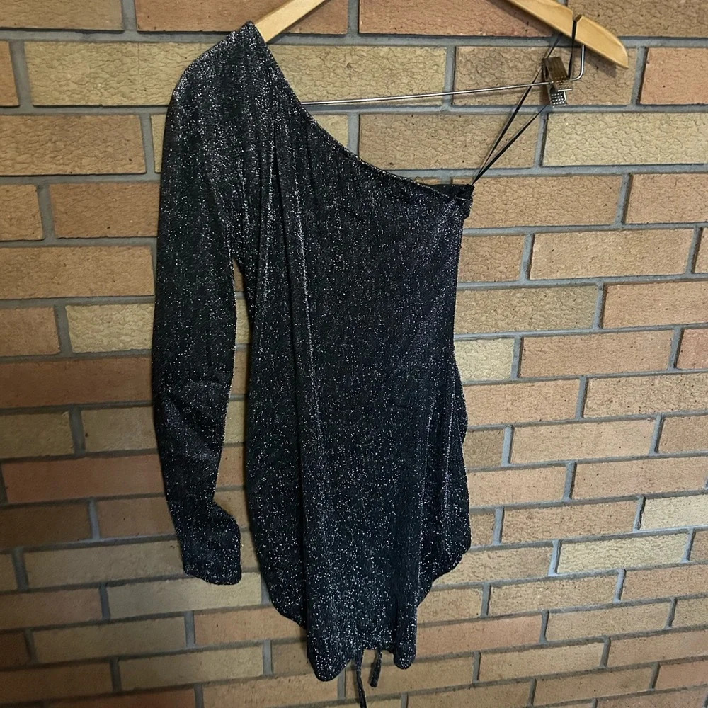 Superdown Sparkle Black/Silver One Shoulder Ruched Mini Dress Women’s Size Small — image 4 of 8